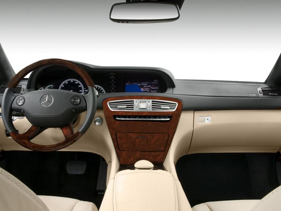  Mercedes-Benz CL550 4Matic 2008 года  (фото 10 из 13)